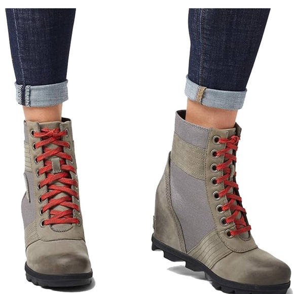 Sorel boots - Picture 2 of 9